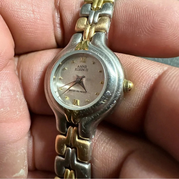 Anne Klein II Vintage Silver Gold Tone Ladies Quartz Watch Round Dial Working - Picture 4 of 10